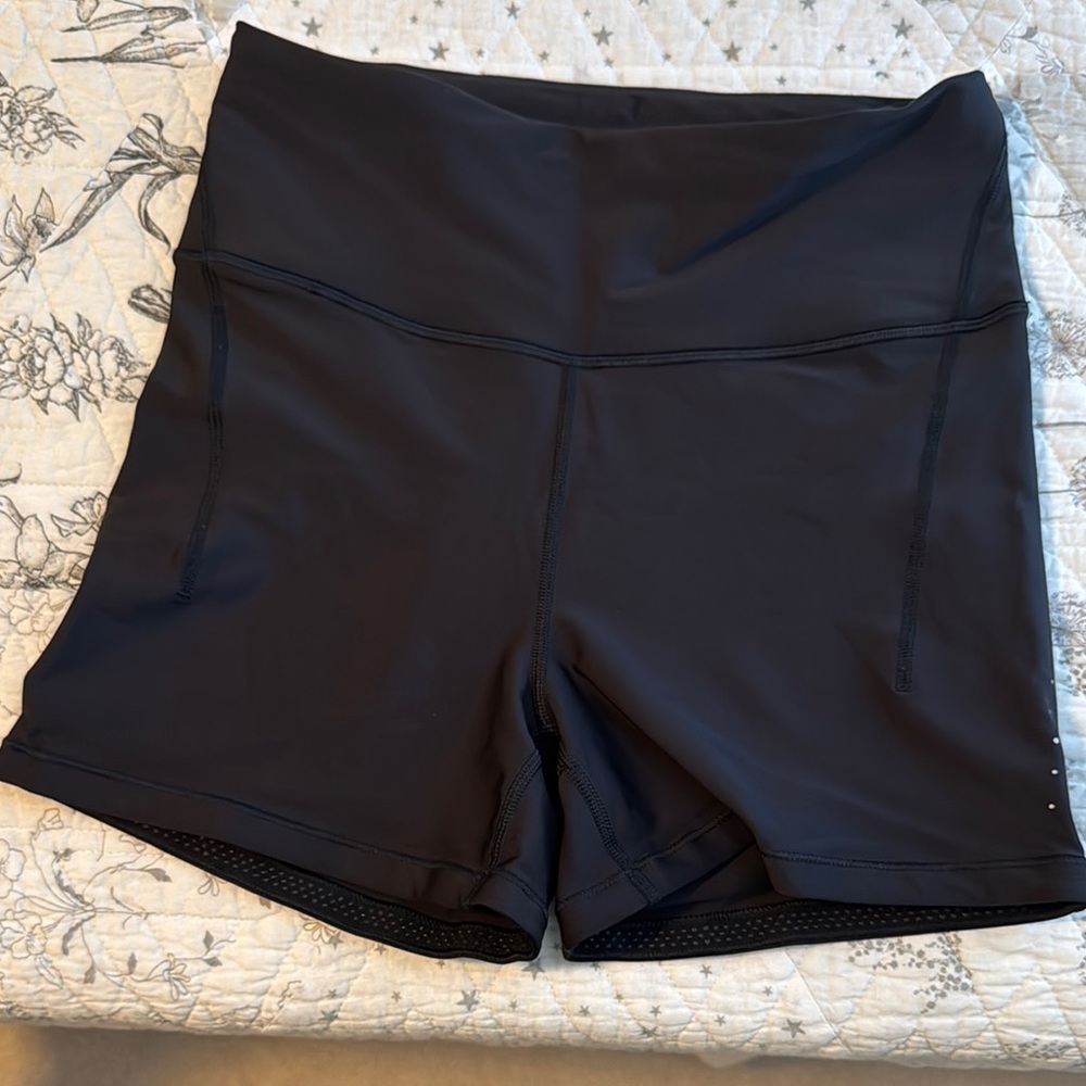 Athleta Pacesetter Ultra High Rise 4” Short